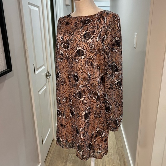 Lulu’s Peach and Brown Botanical Shift with Gold Thread Long Sleeve Dress - Picture 9 of 16